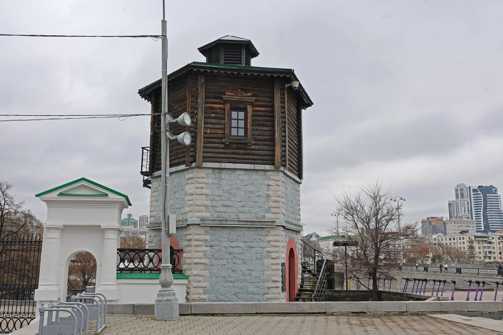 «Танец блаженных духов» на берегу Исети возвестил о приближении «Безумных дней»!